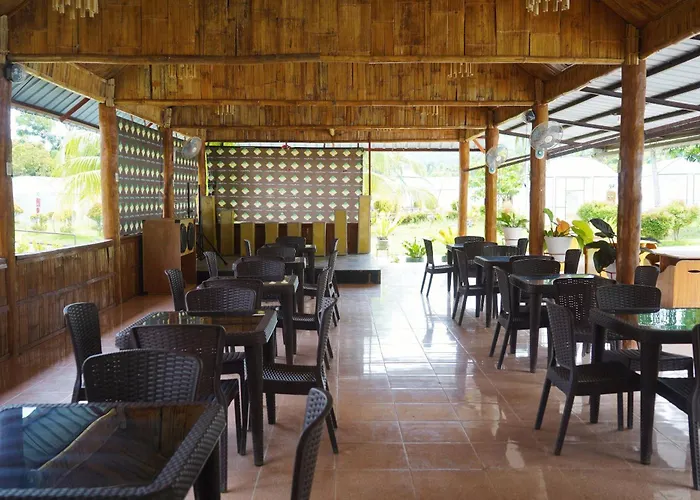 Hidden Valley Organic Farm Resort Pinamungahan