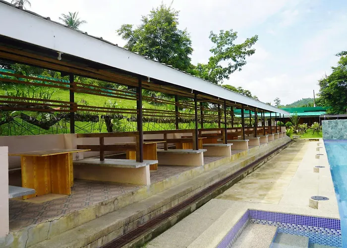 Hidden Valley Organic Farm 3*