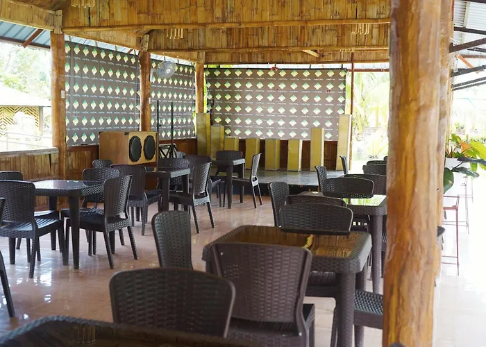 Hidden Valley Organic Farm Resort 3*